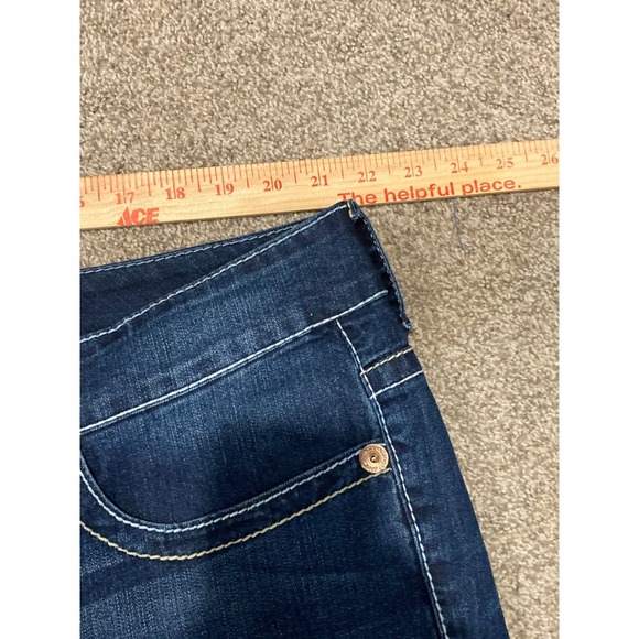 Seven7 LUXE Women's Stretch Blue Denim Jean Bermuda Shorts Size 24W - Picture 3 of 10